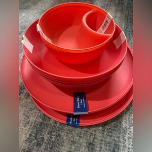New lot of 6 plates, 4 pasta bowls and 4 party bowls in coral